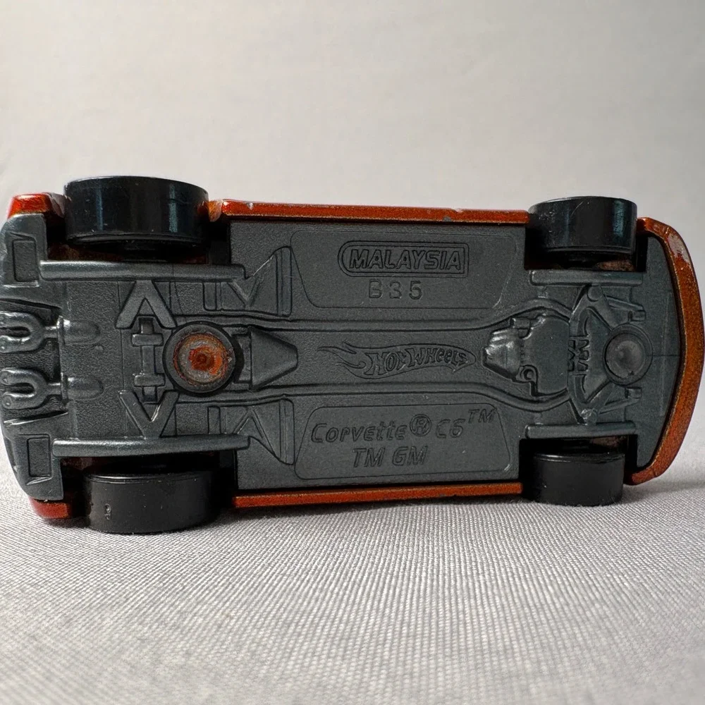 Hot Wheels Corvette C6 Convertible Metallic Orange Diecast Car Malaysia B35 1:64